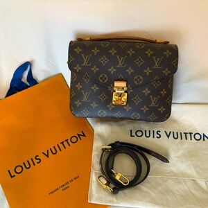 Louis Vuitton Pochette Métis
